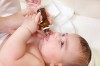 Trẻ uống vitamin D