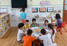 Bé làm học sỹ