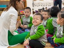 Nghe cô kể truyện