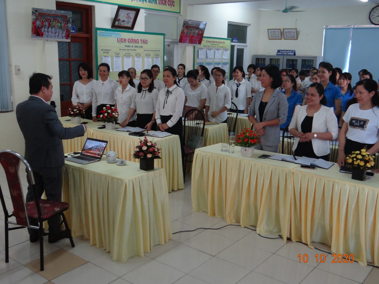 Thầy giáo, TS Phạm Văn Tư