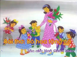 Bó hoa tặng cô