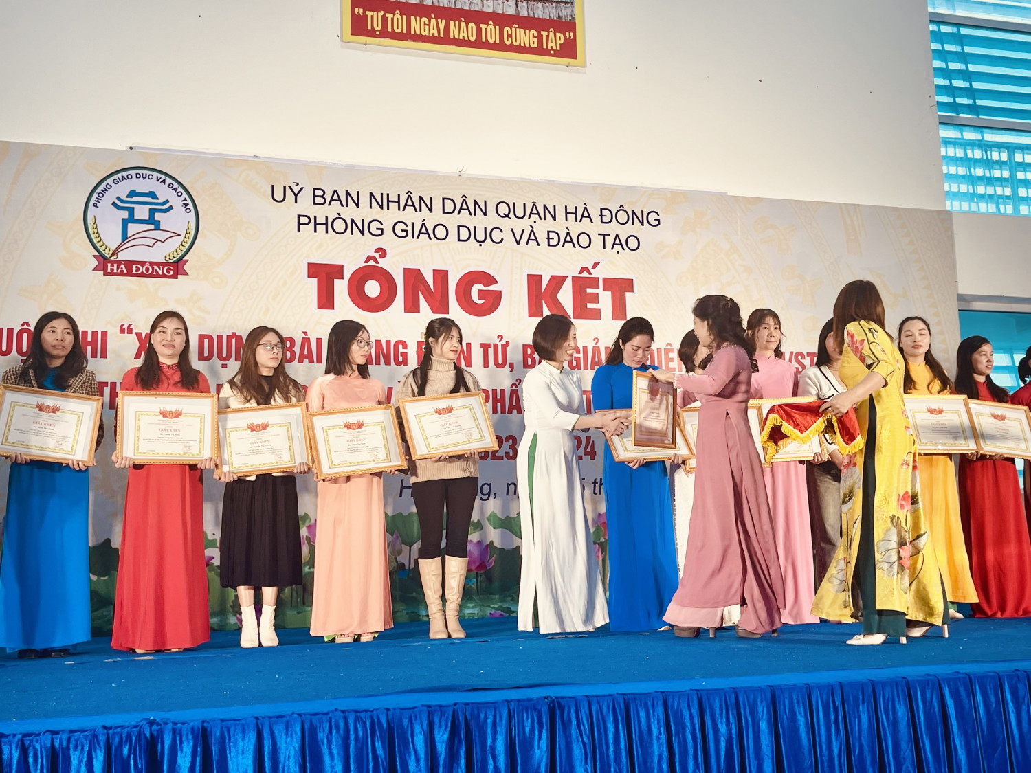 trao L Anh