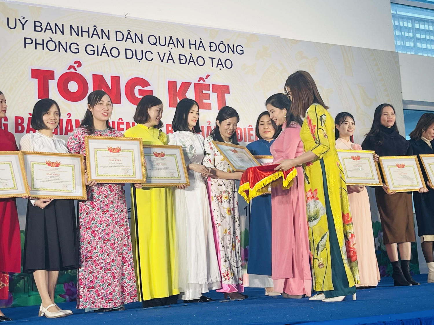 trao mỹ