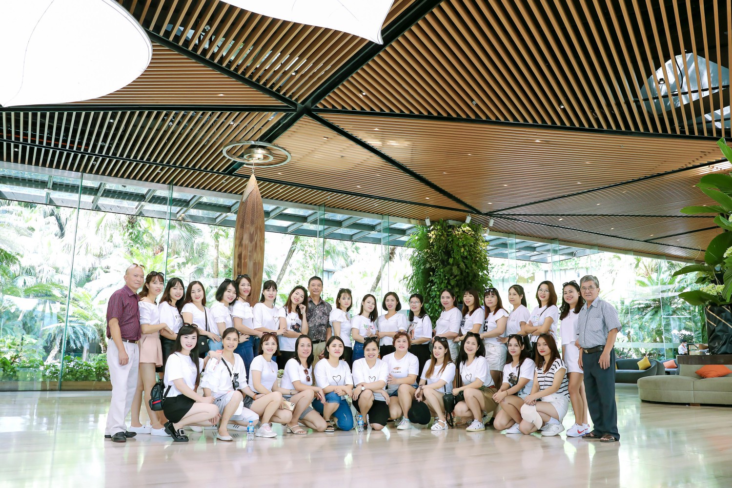 Tập thể CBGVNV trường MN Ánh Dương